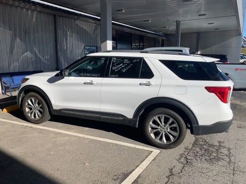 Used 2024 Ford Explorer Limited image 16