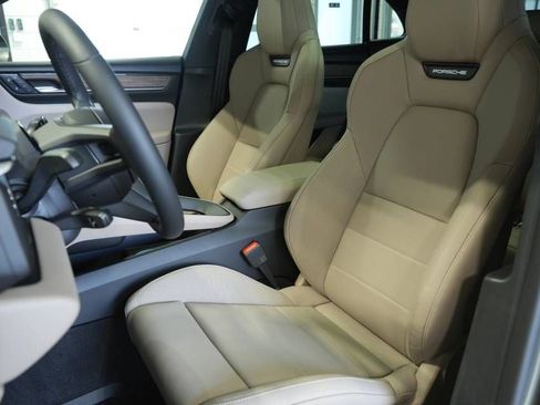 New 2026 Porsche Macan 4 Electric image 5