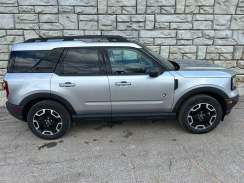 Used 2023 Ford Bronco Sport Outer Banks w/ Tech Package image 6