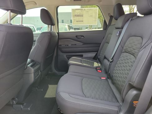 Used 2026 Nissan Pathfinder SV AWD/4WD image 11