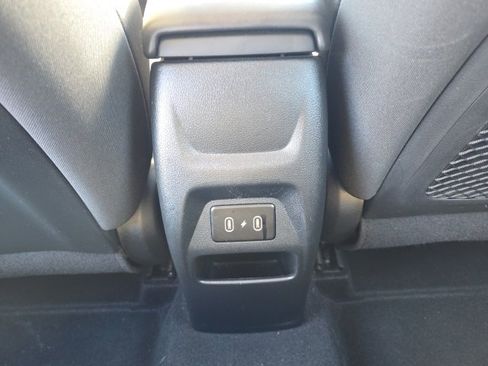 Used 2025 Hyundai Venue SEL image 28