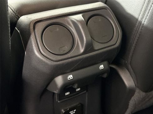 Used 2022 Jeep Wrangler Unlimited Sahara AWD/4WD image 37