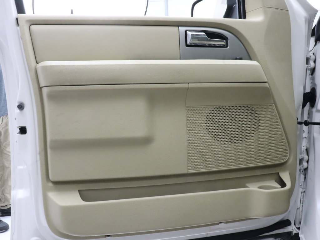 Used 2015 Ford Expedition Limited w/ Equipment Group 301A AWD/4WD image 33
