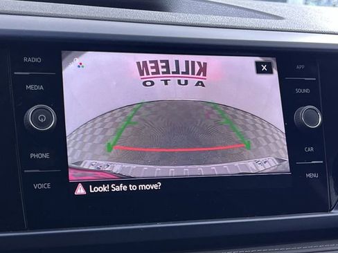 Used 2024 Volkswagen Taos SE image 17