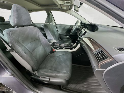 Used 2017 Honda Accord EX image 30