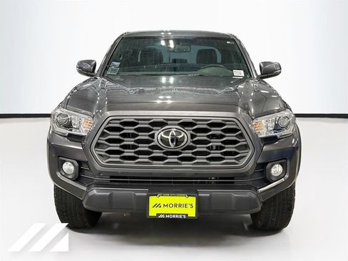 Used 2022 Toyota Tacoma TRD Off-Road w/ Technology Package AWD/4WD image 2