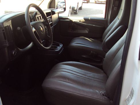 Used 2014 Chevrolet Express 1500 AWD image 22