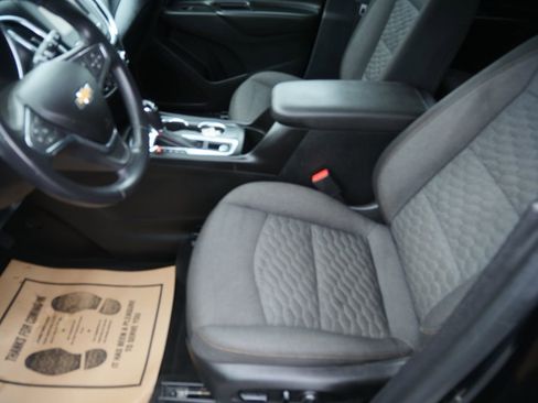 Used 2019 Chevrolet Equinox LT image 10