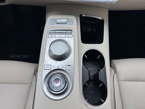 Used 2022 Genesis GV70 2.5T w/ Advanced Package image 20