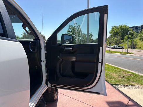 Used 2020 Chevrolet Silverado 3500 LT AWD/4WD image 31