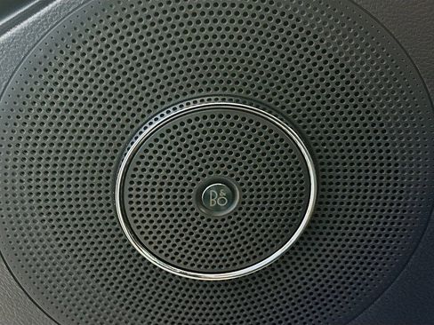 Used 2023 Ford Expedition Limited image 21