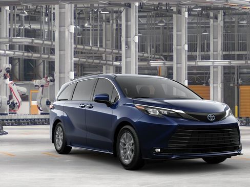 New 2025 Toyota Sienna XLE image 15