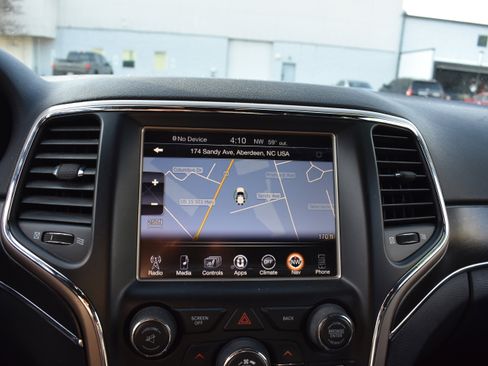 Used 2016 Jeep Grand Cherokee Limited image 19