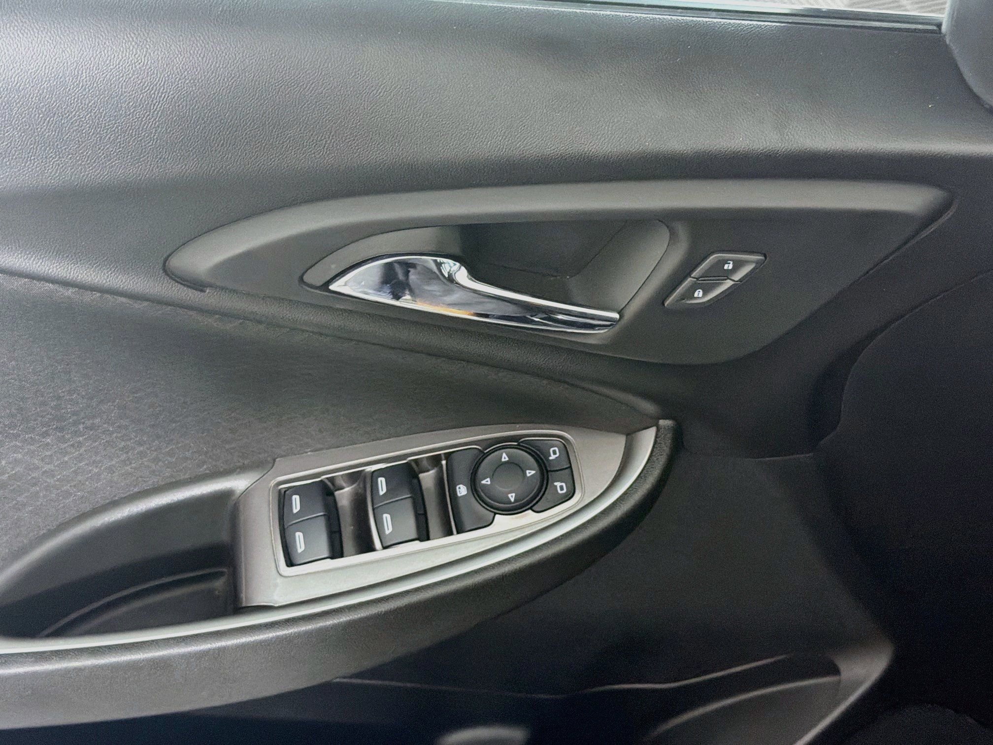 Used 2023 Chevrolet Malibu RS w/ LPO, Floor Liner Package FWD image 15