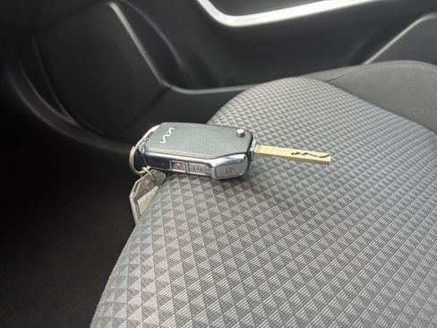 Used 2025 Kia Soul LX w/ LX Technology Package image 21