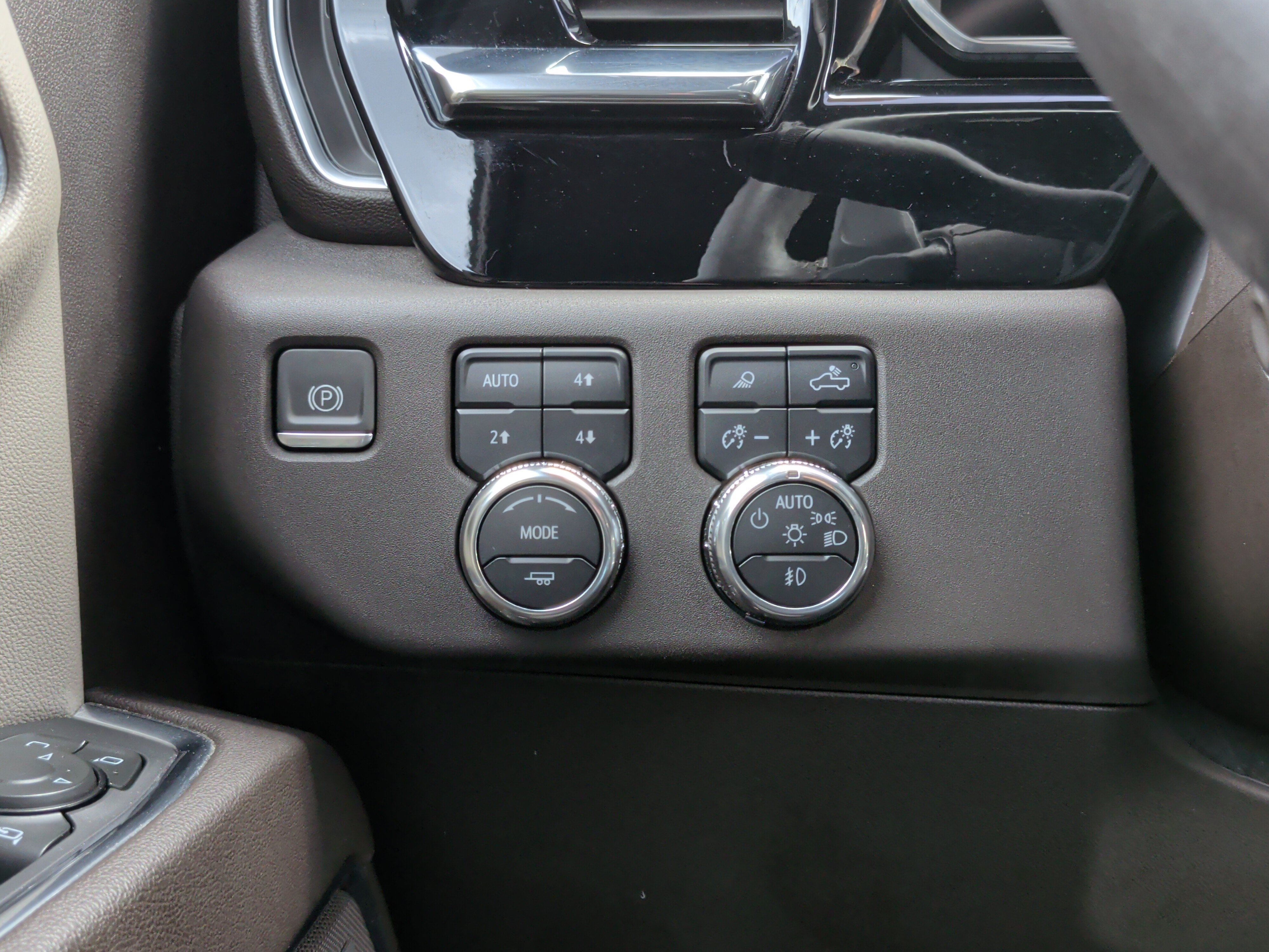 Used 2024 GMC Sierra 1500 SLT w/ SLT Premium Plus Package AWD/4WD image 24