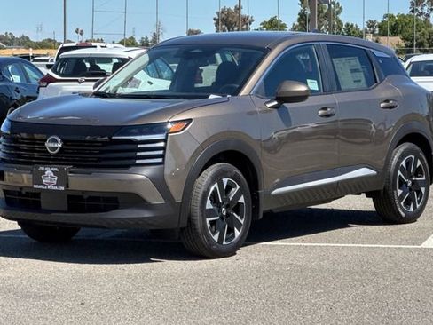 New 2025 Nissan Kicks SV image 8