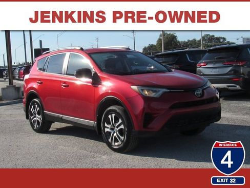 Used 2017 Toyota RAV4 LE image 1