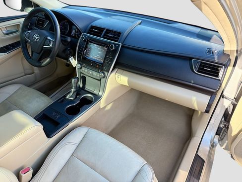 Used 2017 Toyota Camry XLE FWD image 12