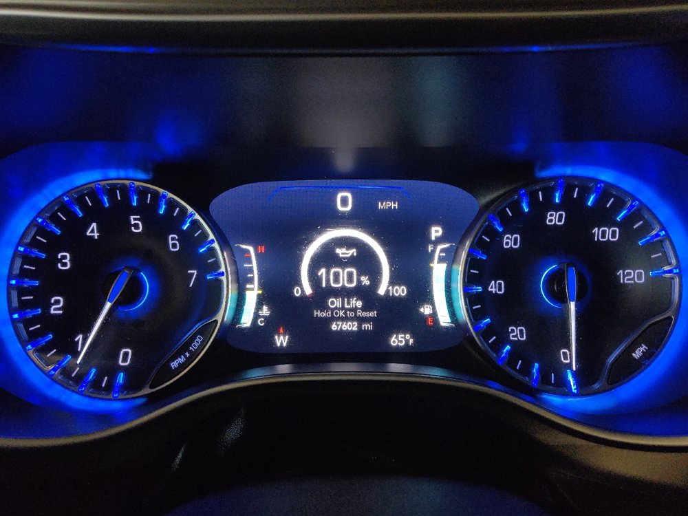 Used 2018 Chrysler Pacifica Limited FWD image 23