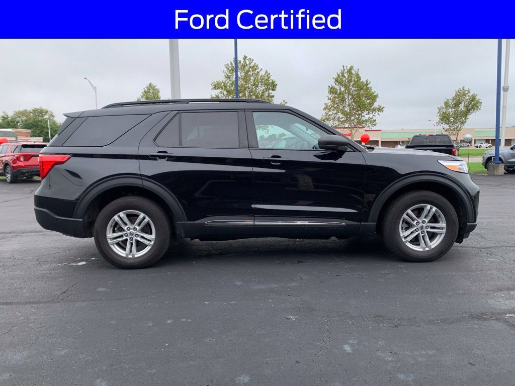 Certified 2024 Ford Explorer XLT w/ Equipment Group 202A AWD/4WD image 3
