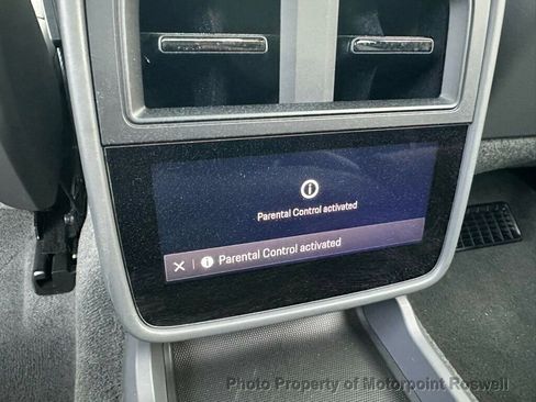 Used 2024 Porsche Taycan image 28