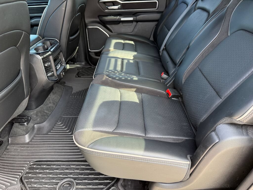 Used 2022 RAM 1500 Laramie AWD/4WD image 10