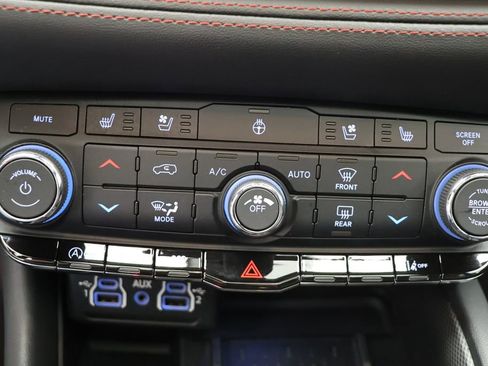 Used 2025 Dodge Durango GT AWD/4WD image 26