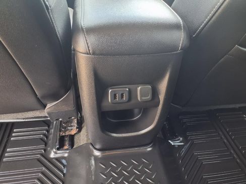 Used 2018 Chevrolet Colorado ZR2 w/ LPO, Gearon Bar Package AWD/4WD image 15