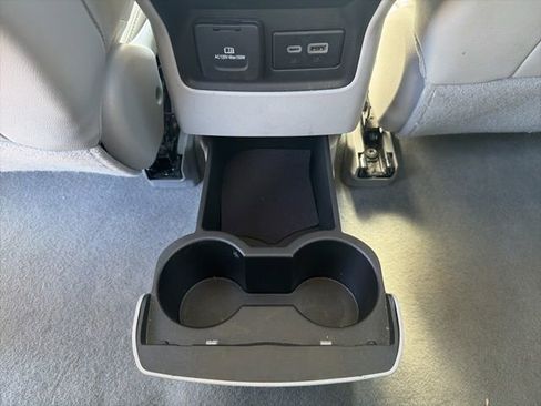 Used 2023 GMC Acadia SLT AWD/4WD image 22