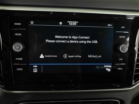 Certified 2023 Volkswagen Atlas Cross Sport SE w/ Panoramic Sunroof Package FWD image 25