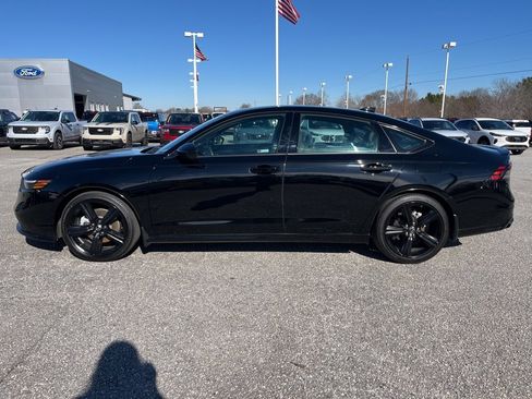 Used 2025 Honda Accord Sport image 8