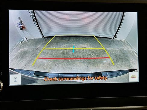 Used 2025 Toyota Tacoma SR image 13