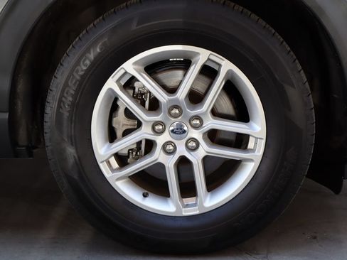 Used 2025 Ford Explorer Active AWD/4WD image 10