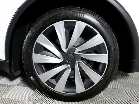 Used 2026 Tesla Model Y Long Range AWD/4WD image 36