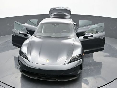 Certified 2025 Porsche Taycan image 27