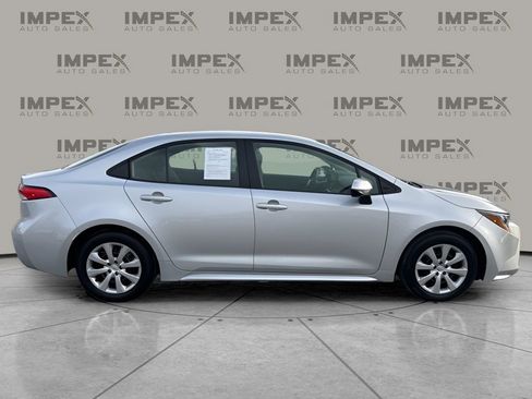 Used 2025 Toyota Corolla LE image 6