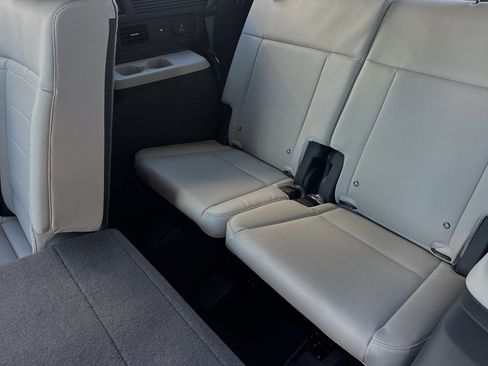 New 2025 Hyundai Santa Fe Limited image 12