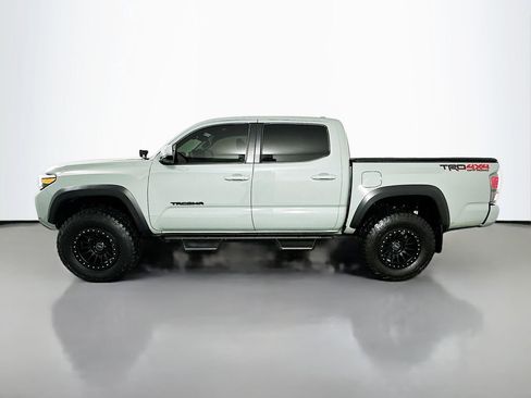 Used 2022 Toyota Tacoma TRD Off-Road AWD/4WD image 8