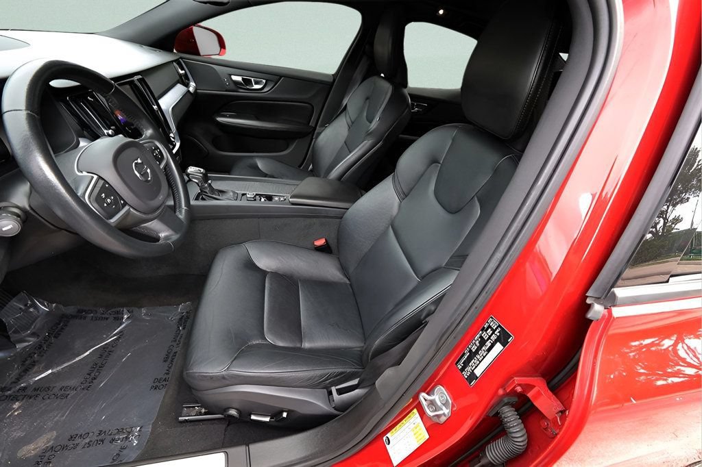 Used 2020 Volvo S60 T5 Momentum FWD image 11