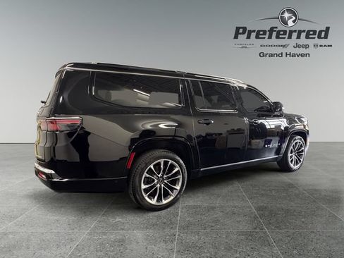 Used 2024 Jeep Wagoneer L Series III w/ Premium Group I AWD/4WD image 21
