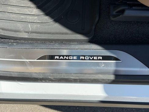 New 2026 Land Rover Range Rover Long Wheelbase SE image 12