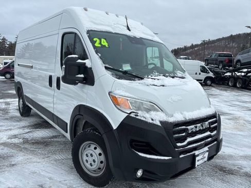 Used 2024 RAM ProMaster 2500 w/ Convenience Group image 1
