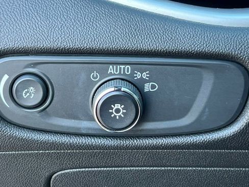 Used 2023 Chevrolet Malibu LT FWD image 17