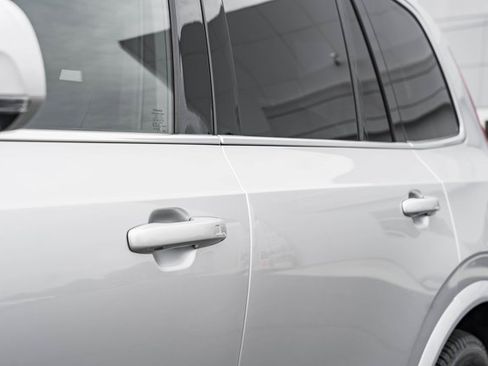 Used 2022 Volvo XC90 T6 Momentum w/ Advanced Package image 17