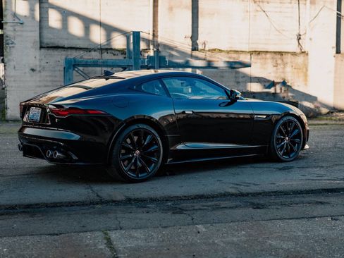 Used 2021 Jaguar F-TYPE R image 14