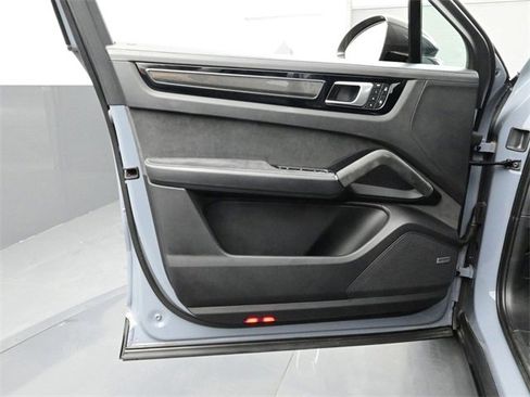 Used 2023 Porsche Cayenne Turbo GT image 7