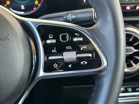 Used 2023 Mercedes-Benz CLA 250 image 28