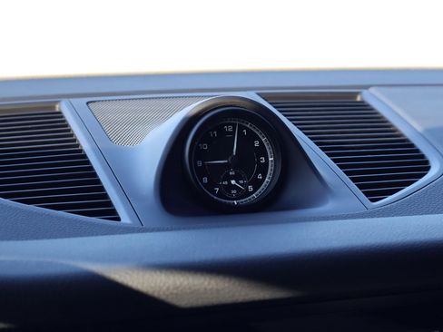 Certified 2025 Porsche Macan image 21