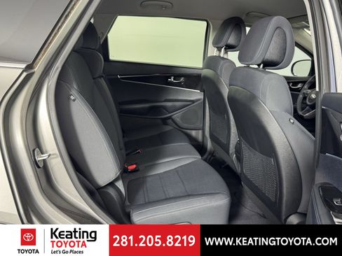 Used 2016 Kia Sorento LX image 17
